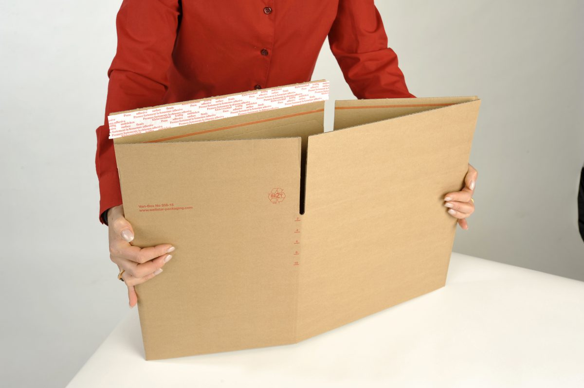 Fond automatique de carton ondulé