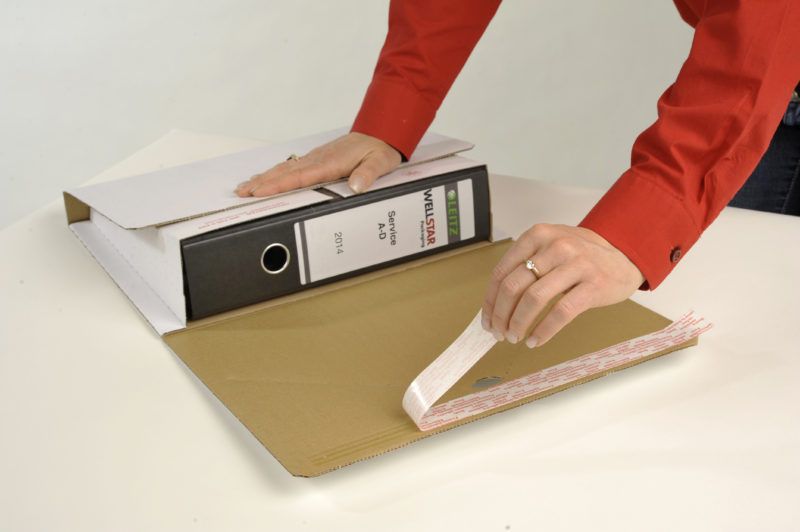 Décoller les bandes adhésives d'étoile de dossier